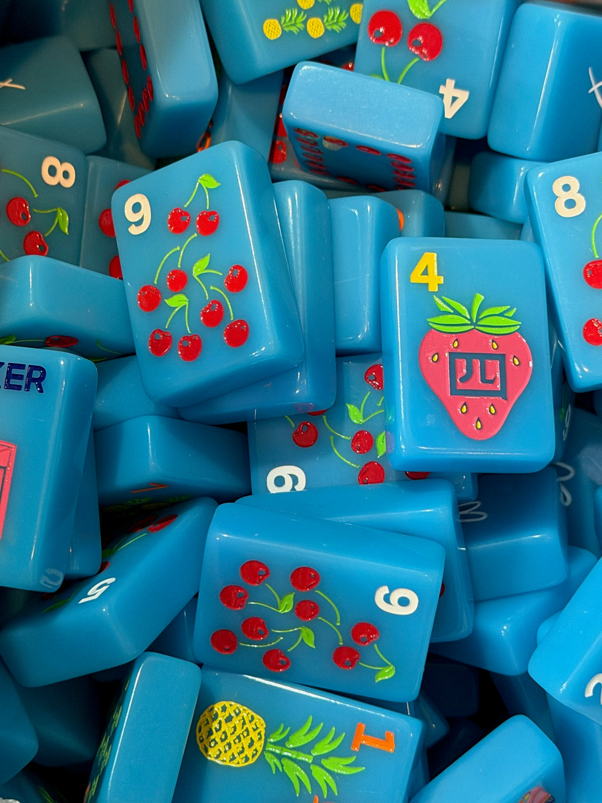 A Beautiful Line Fruit Line Mahjong Tile Set in Blue