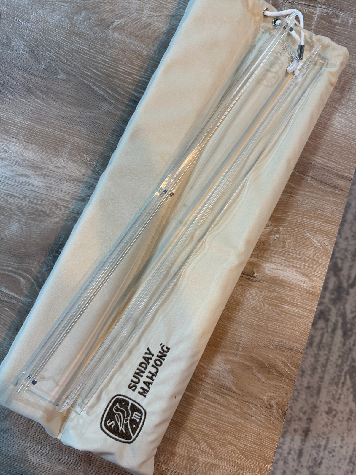 Sunday Mahjong Clear Acrylic Mahjong Rack Set